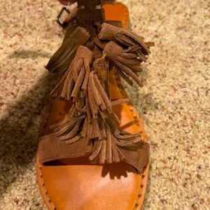 AE Tassal Sandals 🩴